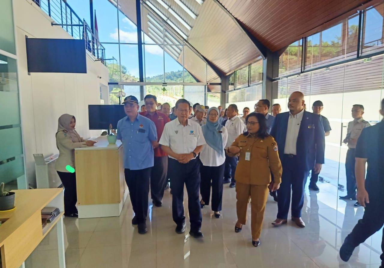 Sambangi PLBN Jagoi Babang, Menteri Pengangkutan Sarawak: Pemerintah Malaysia Sudah Siapkan 50 Juta Ringgit Bangun Border Post di Serikin