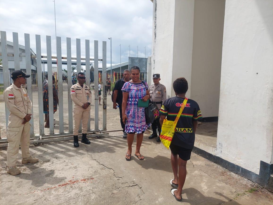 Waspadai Barang Ilegal, PLBN Skouw Gandeng Kepolisian Turunkan Unit K9
