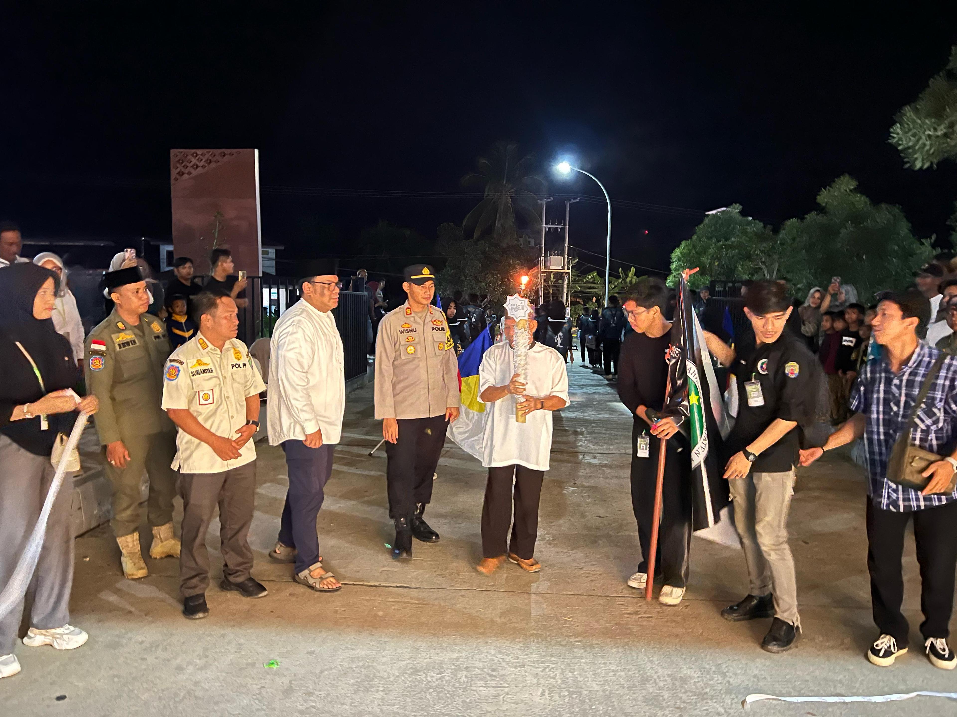 Malam Nuzulul Qur’an, Nyala Ribuan Obor Terangi PLBN Sebatik