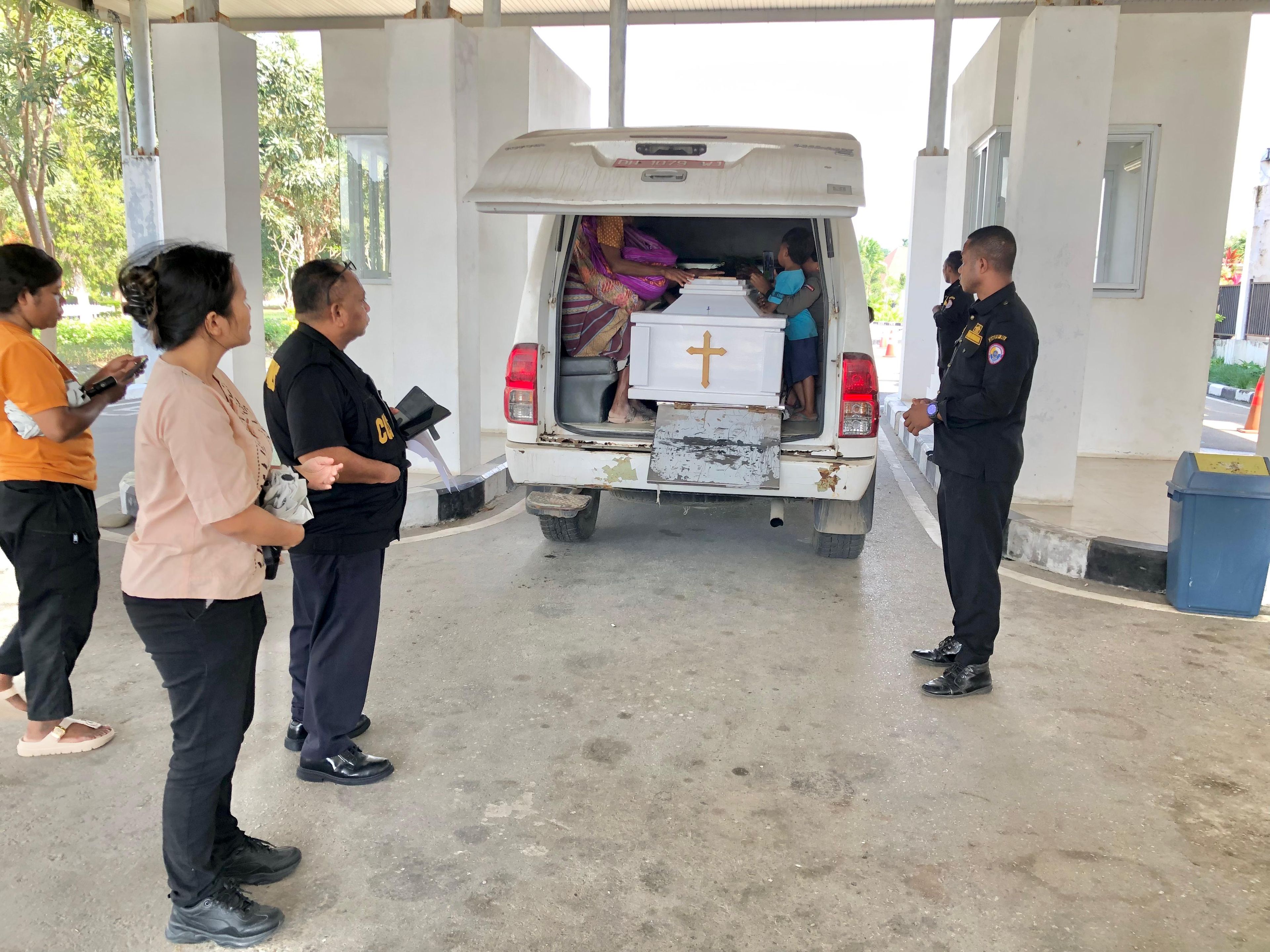PLBN Motamasin Fasilitasi Pemulangan Jenazah Veteran Dominikus Bau dari Timor Leste ke Indonesia