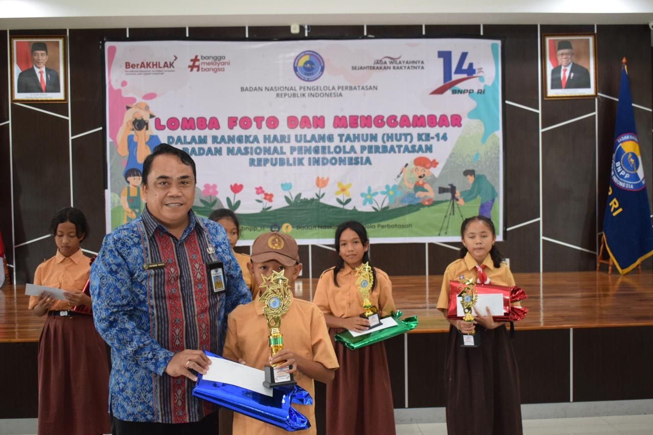 Lomba Menggambar di PLBN Aruk Disambut Antusias Siswa SD di Perbatasan RI - Malaysia