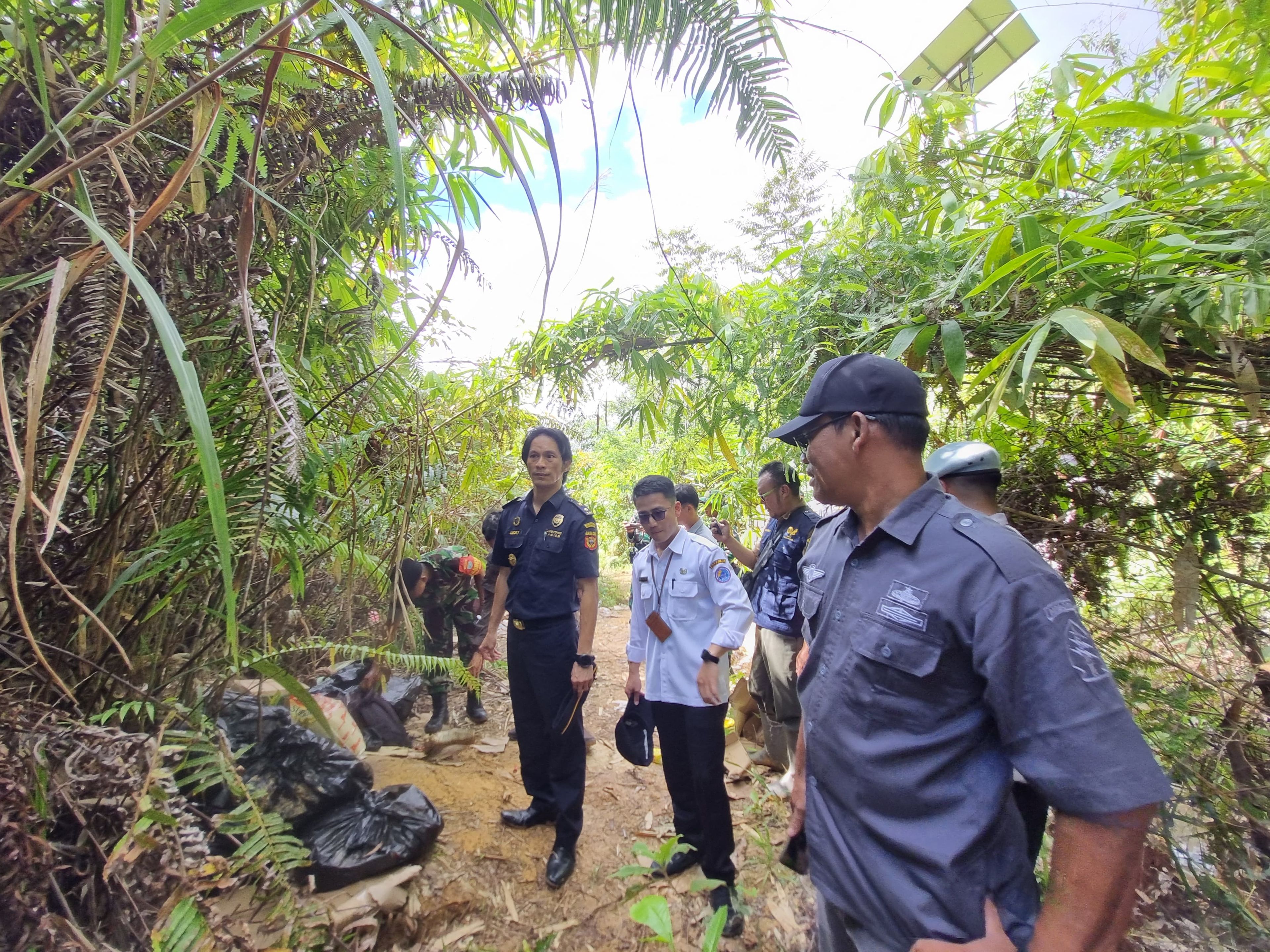 Operasi Gabungan Berhasil Gagalkan Penyelundupan Beras dan Minyak Goreng di Kawasan PLBN Entikong