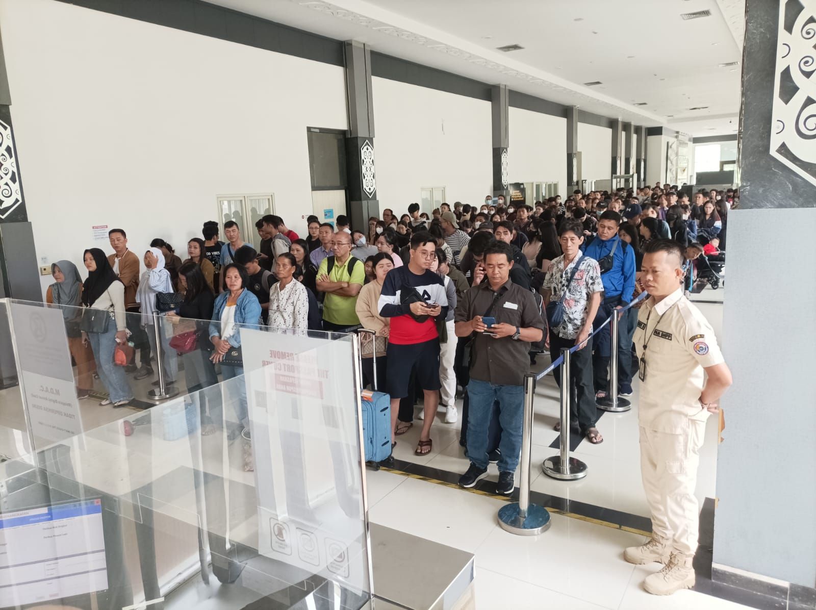 Jelang Idulfitri, PLBN Entikong Diserbu Ribuan Pemudik