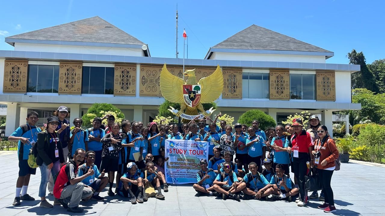 PLBN Skouw Jadi Destinasi Wisata Edukasi Bagi Siswa-Siswi SMP untuk Mengenal Perbatasan Negara 