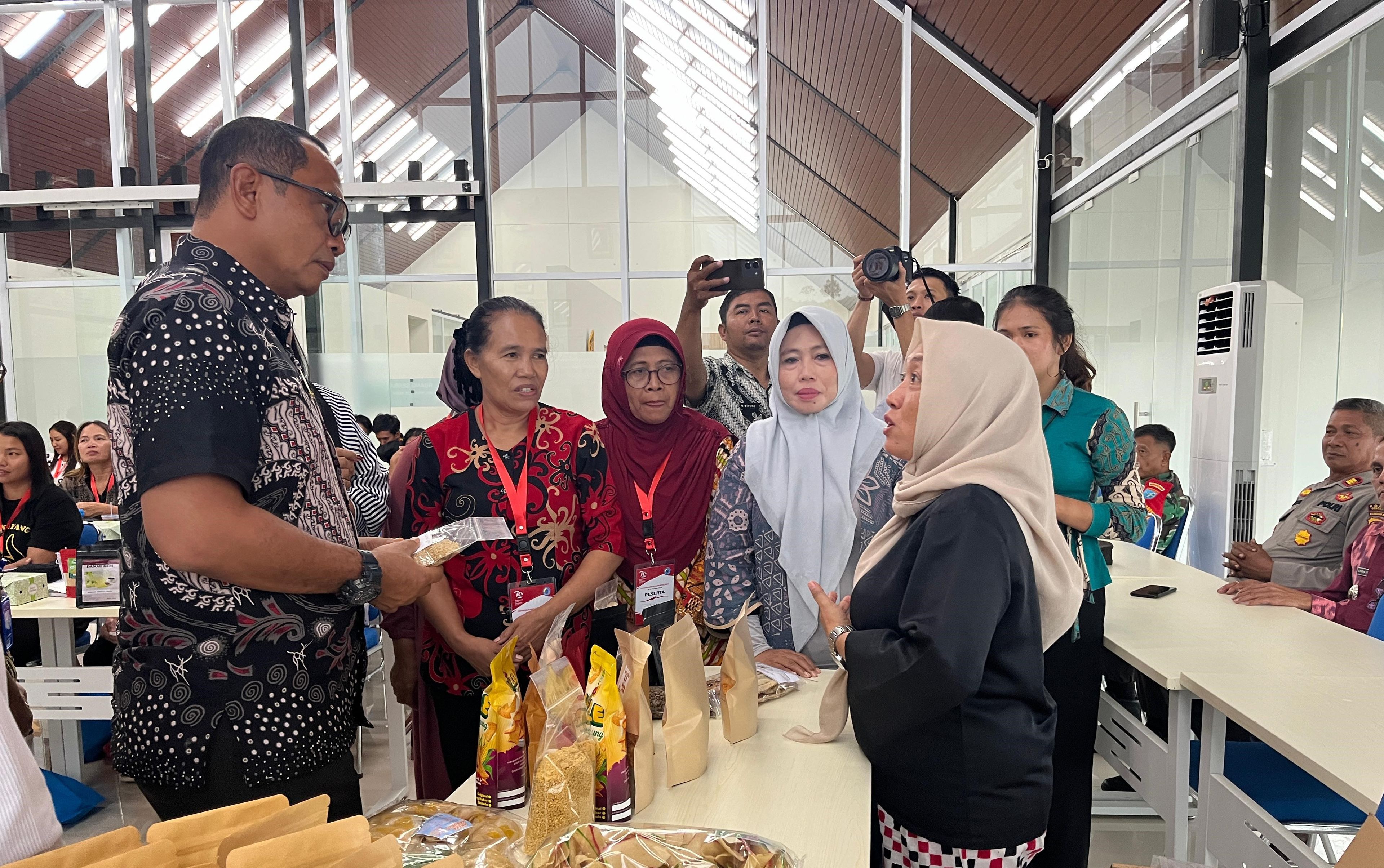 Usai Pelatihan Pengembangan Usaha Bersama BNPP, UMKM di Jagoi Babang Kemas Produk Secara Mandiri