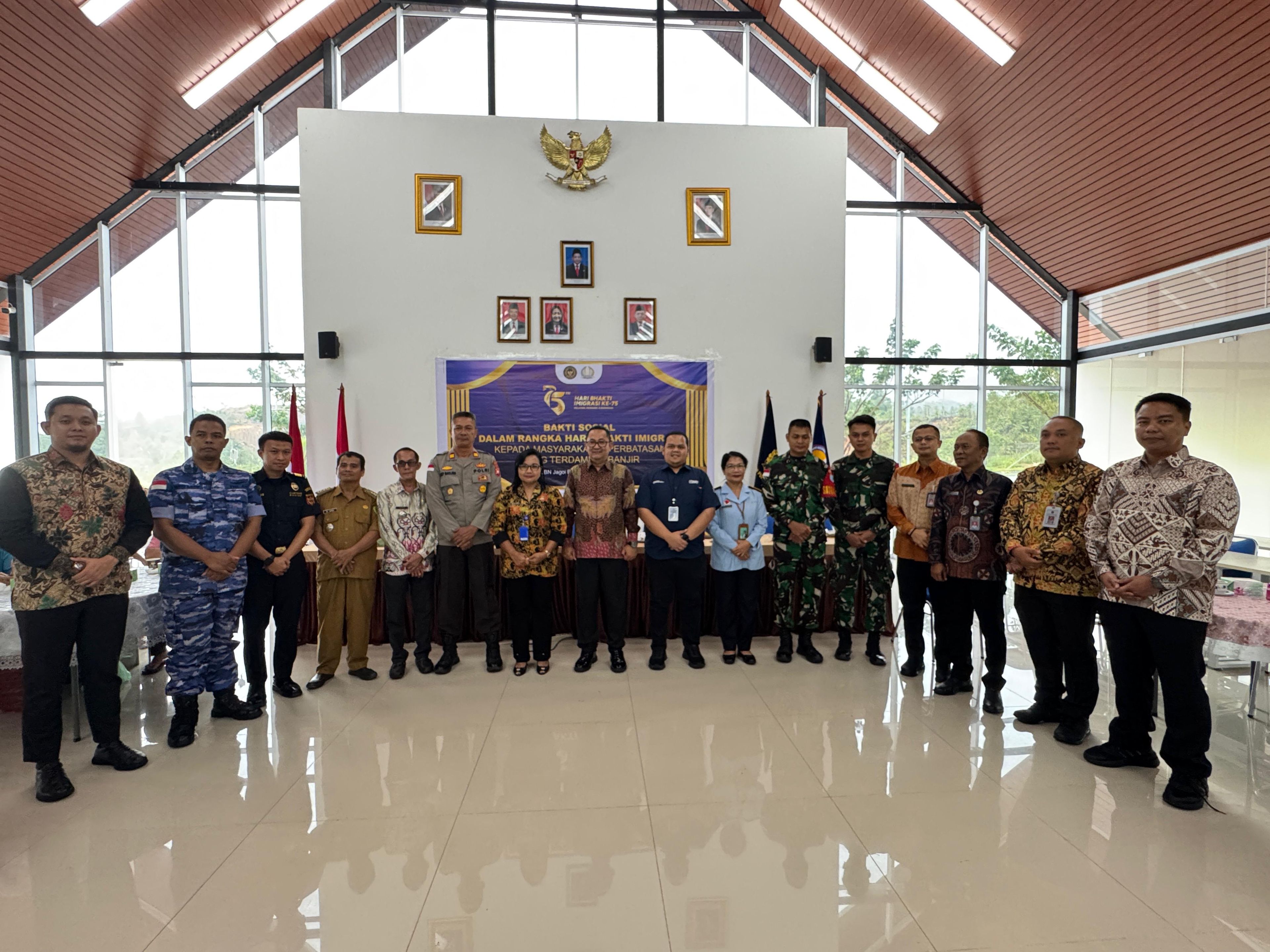 PLBN Jagoi Babang Fasilitasi Bakti Sosial Kanwil Kemenkumham Kalbar di Hari Bhakti Imigrasi Ke-75