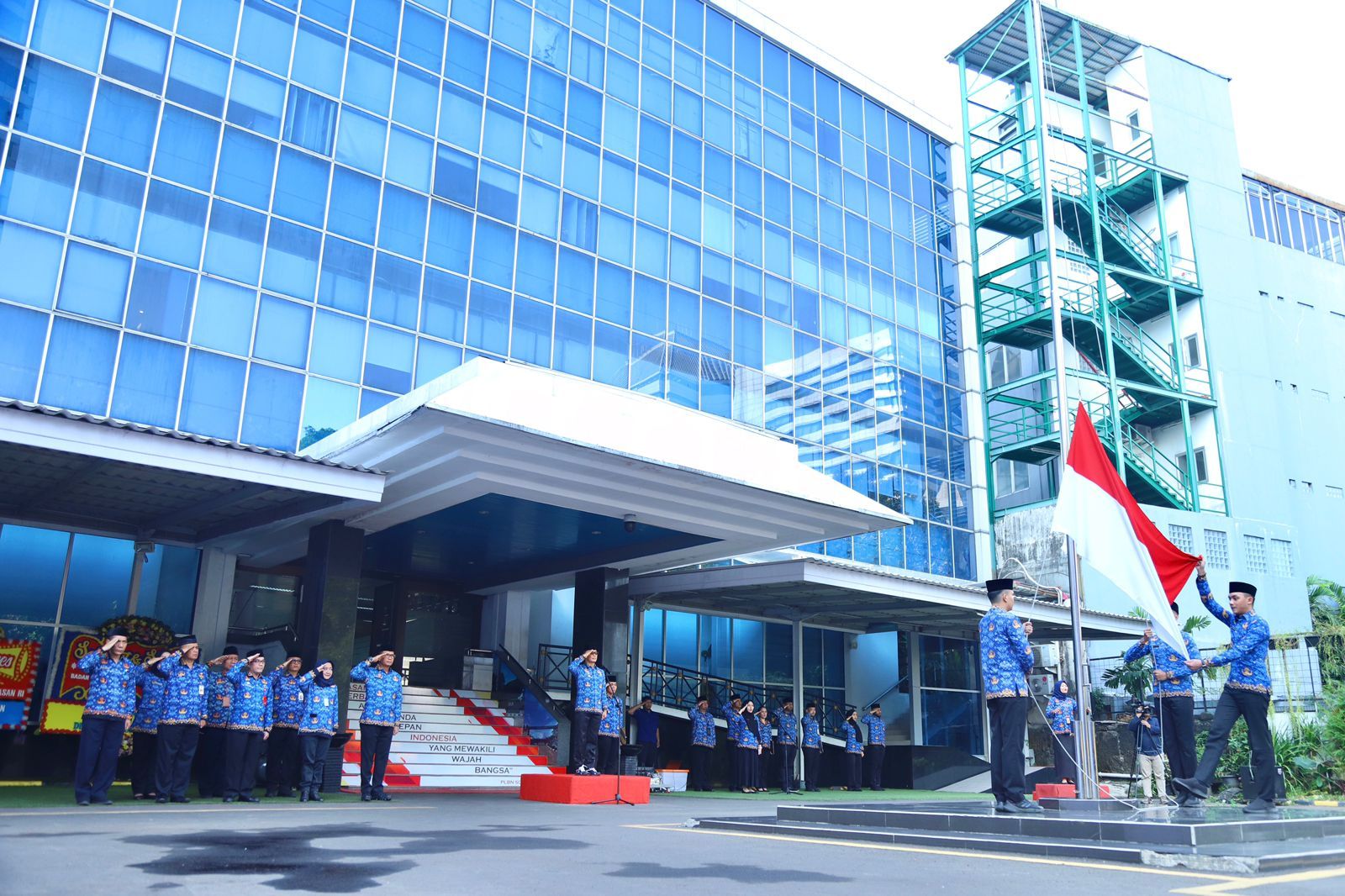 Pimpin Upacara Bendera di HUT BNPP, Sestama BNPP Amanatkan Terobosan Pembangunan di Kawasan Perbatasan Negara