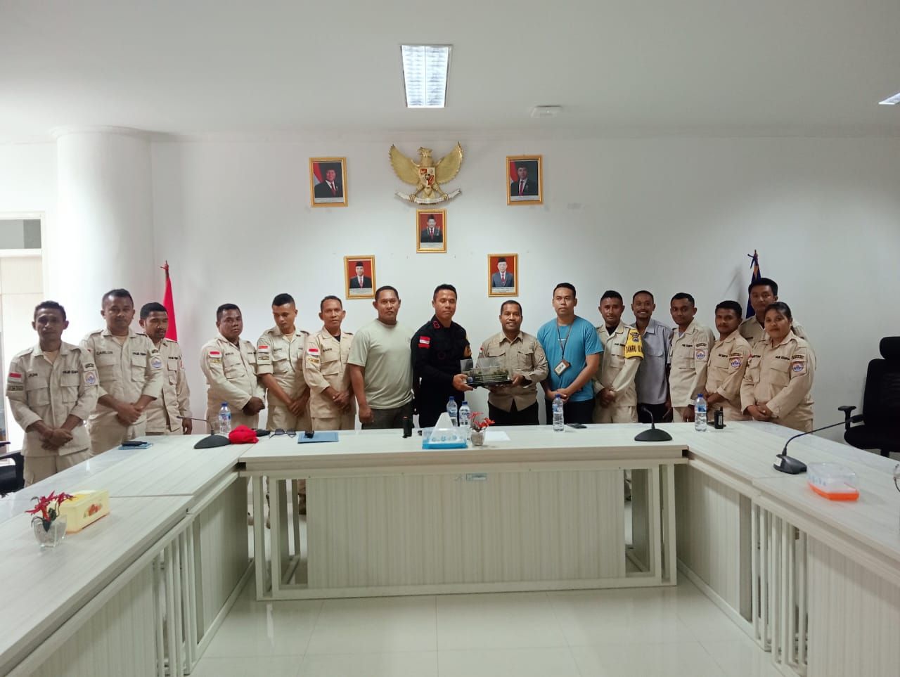 Pegawai PLBN Wini Dilatih Perangkat Radio untuk Tingkatkan Kompetensi Komunikasi