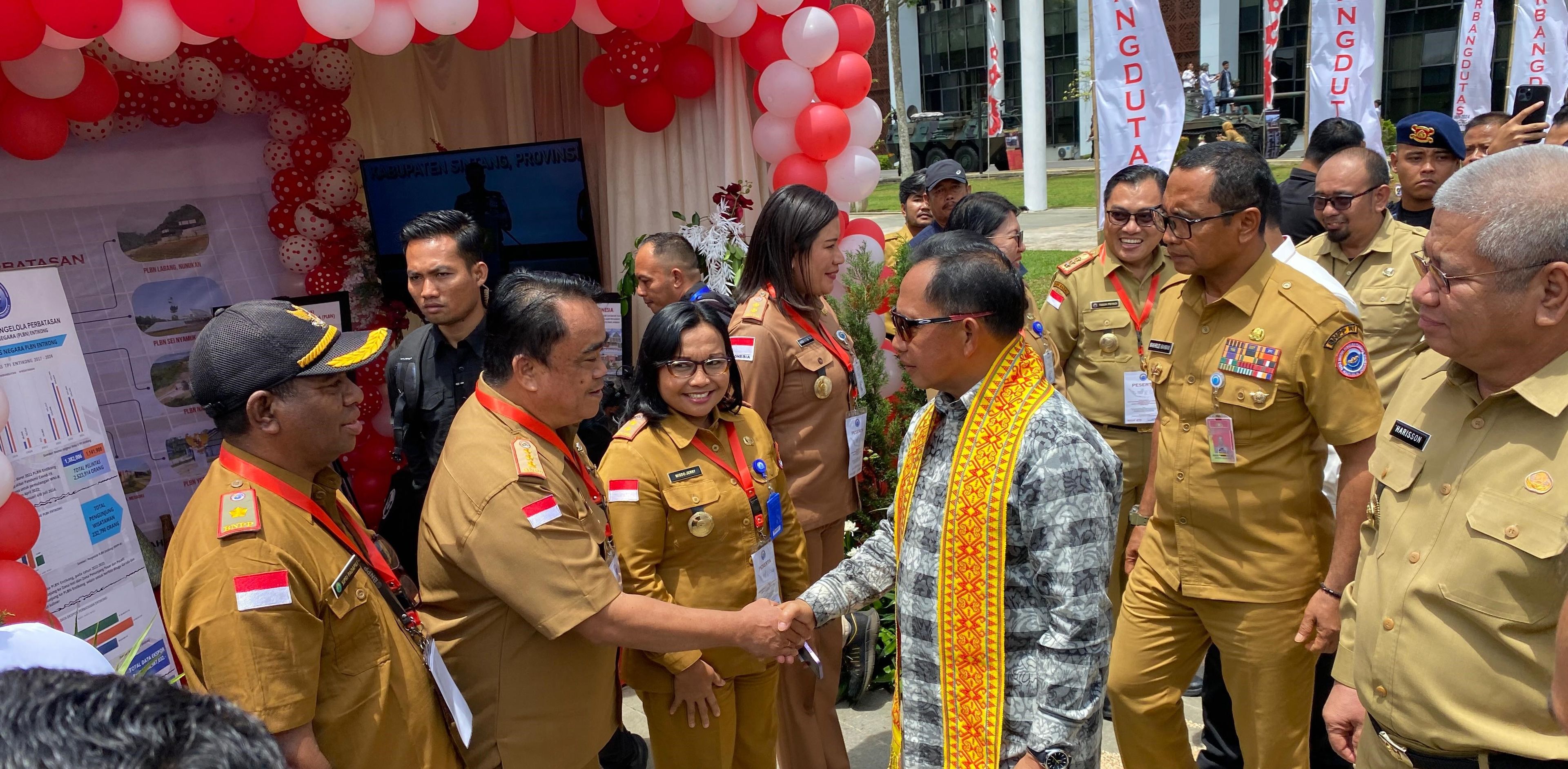 Ikut Serta Sukseskan Gerbangdutas 2024, PLBN Aruk “Pamer” Pencapaian Hingga Hasil Kerajinan UMKM