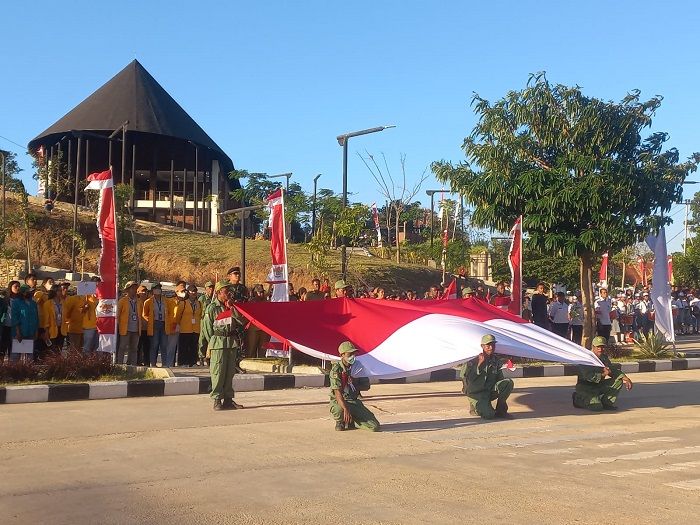 HUT Kemerdekaan RI, PLBN Napan Gelar Kirab dan Pengibaran Bendera Merah Putih