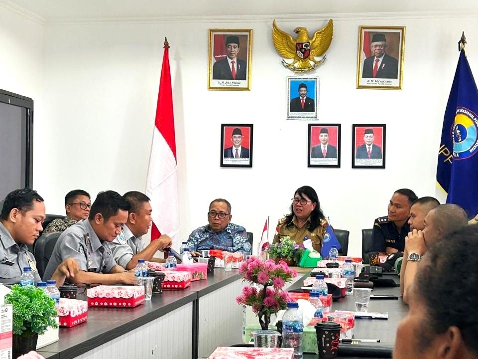 PLBN Skouw Koordinasi Bersama CIQS Bahas Pelayanan Lintas Batas Negara