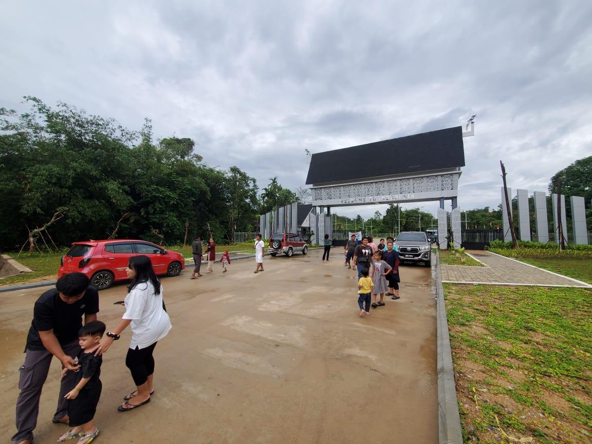 Libur Lebaran, PLBN Jagoi Babang Ramai Dikunjungi Masyarakat Berekreasi